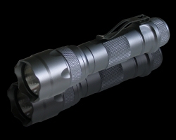 MAXIMA I Si Ltd. LED Taschenlampe / Cree 